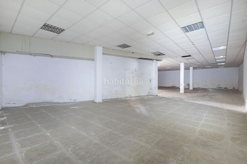 Foto feddadc6-799c-45ba-b9a1-34c85438fbc8. Local comercial en calle puerta lorca 2 gran local en el corazón , ideal para invertir o para poner tu propio negocio. en Baza