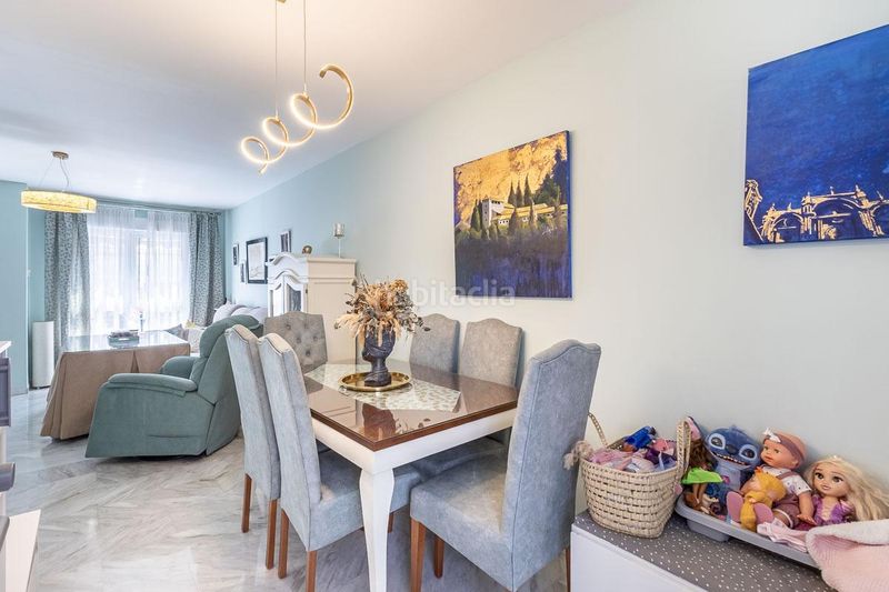 Foto 4a4b704f-3036-42c8-a36f-85336f5ae5eb. Casa aparellada amb aparcament a Atarfe