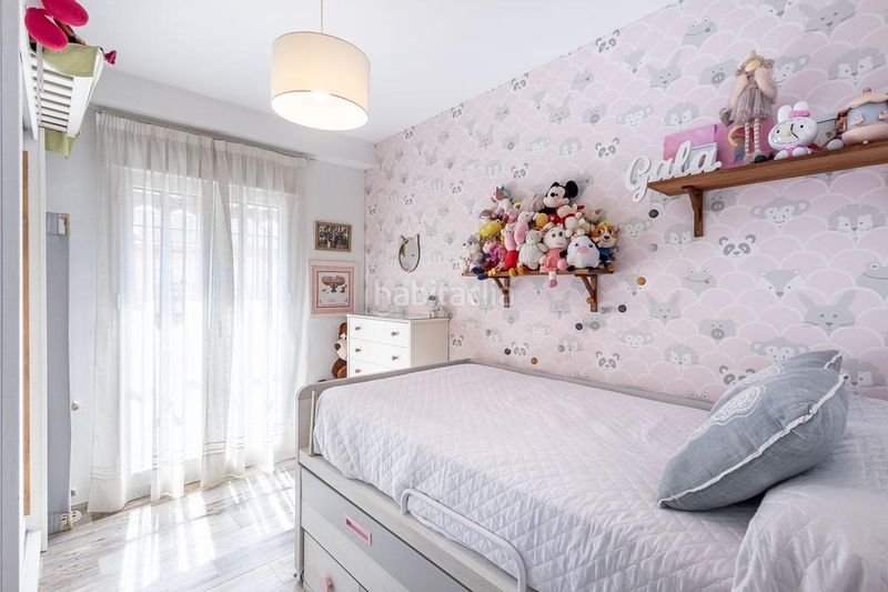 Foto a829d073-45db-40f0-a72c-793e50d022bc. Casa aparellada amb aparcament a Atarfe