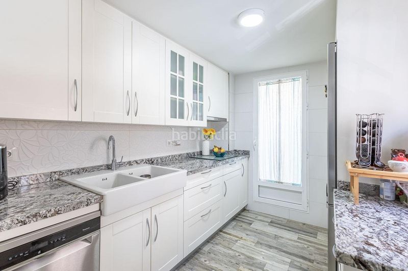 Foto f352b40d-4d15-4b31-8418-16d518fcd829. Casa aparellada amb aparcament a Atarfe