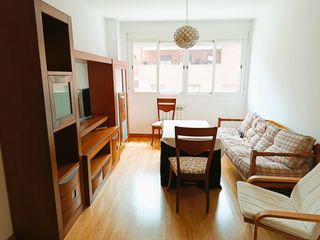 Rent Flat in Rosaleda - Juventud. Amplio y luminoso piso en rosaleda