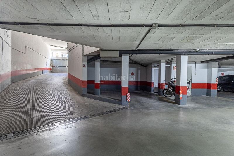 Foto 7c7c4c6b-8eb5-4010-b3a0-a51167134c40. Aparcament cotxe a San Miguel Armilla
