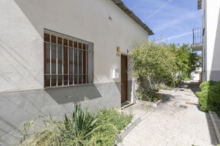 Reihenhaus  Calle pablo neruda. Vivienda vpo en laroles  comodidad, tranquilidad y extras inclui