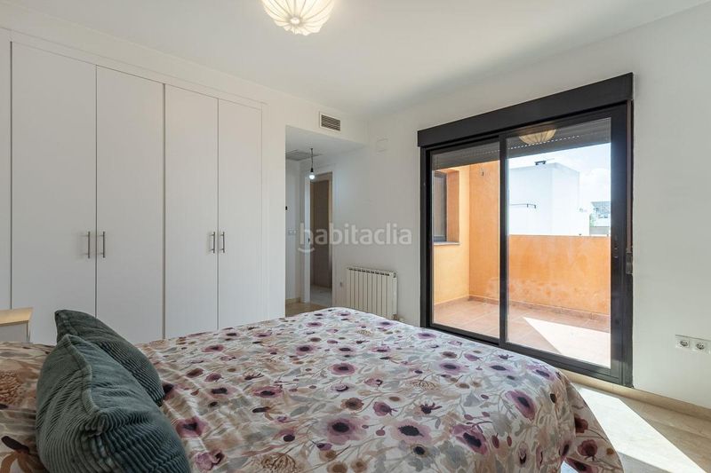 Foto 47bba0cc-d2a6-4d3e-a174-b96de0812d5a. Casa adosada precioso chalet en loma verde en Albolote
