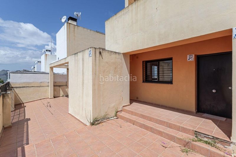 Foto 9bdb1f8e-db6f-47d4-b4d7-7b1564d611bb. Casa adosada precioso chalet en loma verde en Albolote