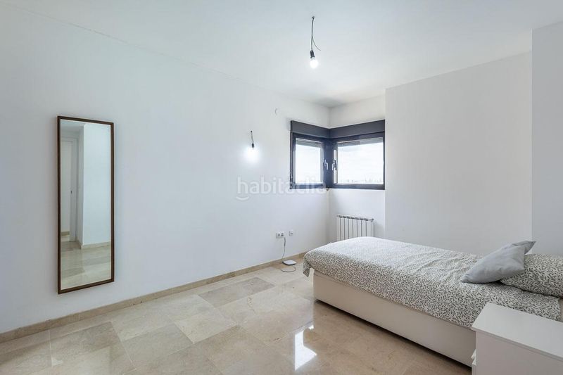Foto d000aa75-6378-42f9-a380-121c5ef8bd4b. Casa adosada precioso chalet en loma verde en Albolote