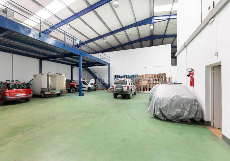 Foto 48ad6e94-3ec3-4147-8856-af10f1318ec3. Nave industrial se vende nave industrial con instalaciones completas y cámara frigorífica en Dúrcal