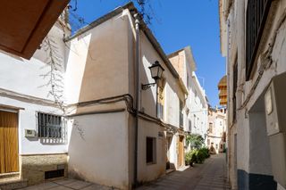 Maison  Calle virgen del carmen. Casa de pueblo con terraza y jardín en el centro de lanjarón  gr