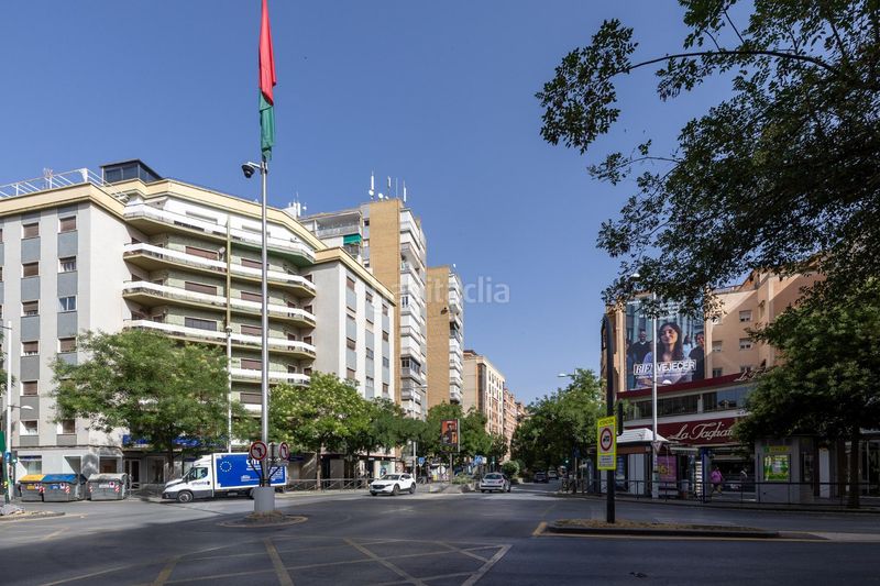 Foto 543ac177-104e-4f56-8a55-6939167ff030. Piso gran piso en Camino de Ronda junto a calle recogidas con 212m2 construidos , 5 dorm, dos baños, edificio señorial en Granada