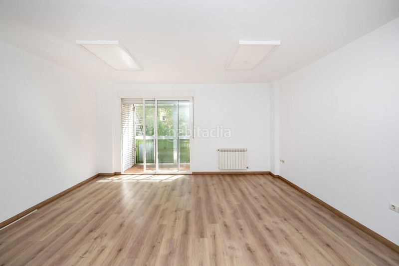 Foto b29a7c44-9769-46df-bbfb-7375c8e9a8e0. Piso gran piso en Camino de Ronda junto a calle recogidas con 212m2 construidos , 5 dorm, dos baños, edificio señorial en Granada