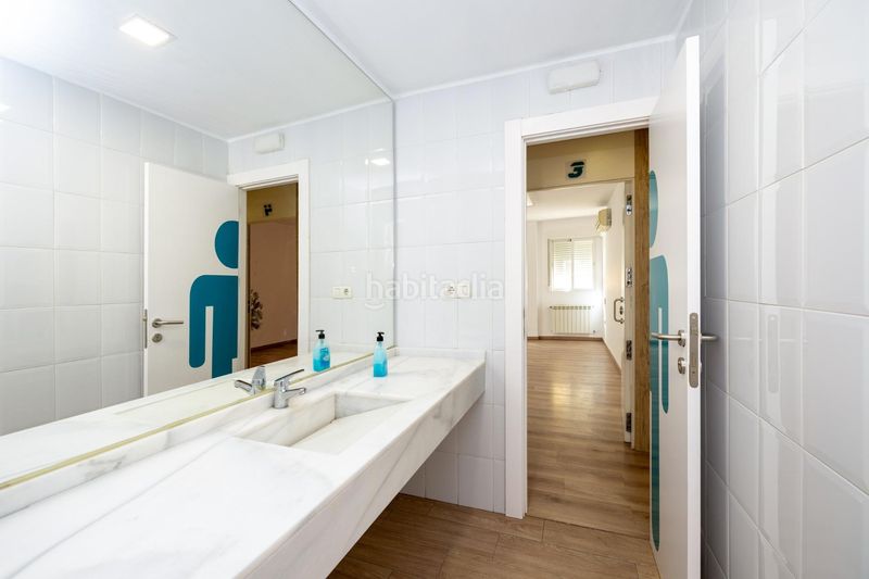 Foto ba59f4a5-8390-497a-a1a1-5a74b32ce8ca. Piso gran piso en Camino de Ronda junto a calle recogidas con 212m2 construidos , 5 dorm, dos baños, edificio señorial en Granada