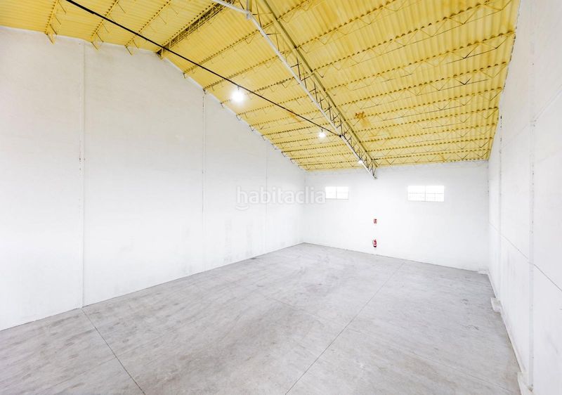 Foto ac2b4fc1-b483-49dd-befa-6249a10d2fb8. Nau industrial a Atarfe