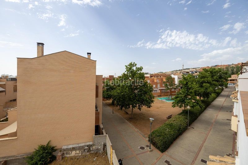 Foto 0d9786af-d873-4057-9af1-95b05286b8c3. Casa amb calefacció aparcament a Cervantes Granada