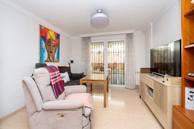 Foto 5c706461-e80f-4395-8506-5faa7f524860. Casa amb calefacció aparcament a Cervantes Granada