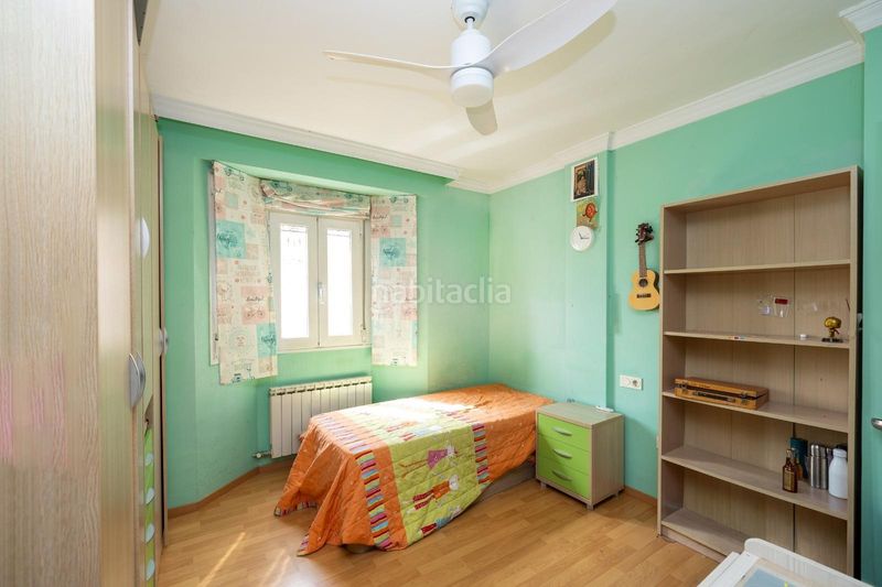 Foto 61416984-53aa-421d-b0bf-a4943ba19cd0. Casa amb calefacció aparcament a Cervantes Granada