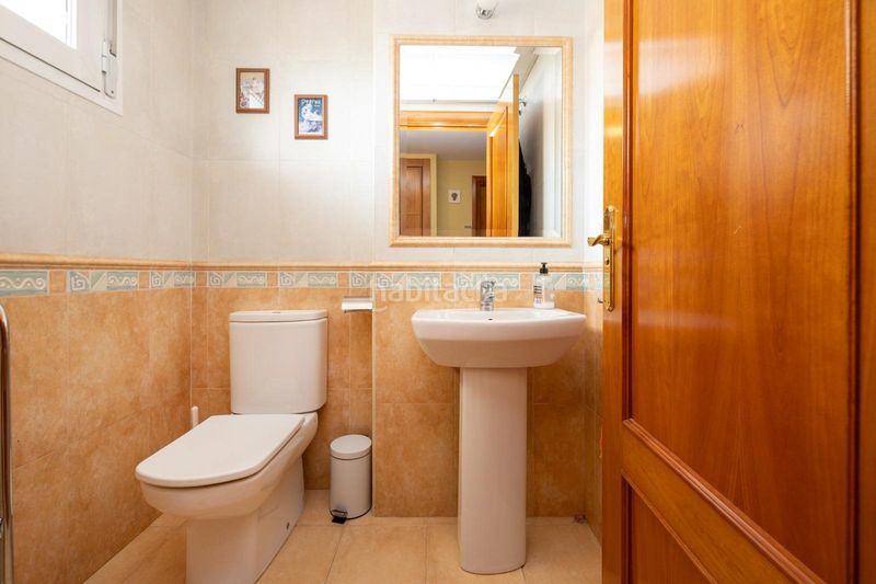 Foto a2959c1a-b45f-4765-8b89-b84de4241189. Casa amb calefacció aparcament a Cervantes Granada