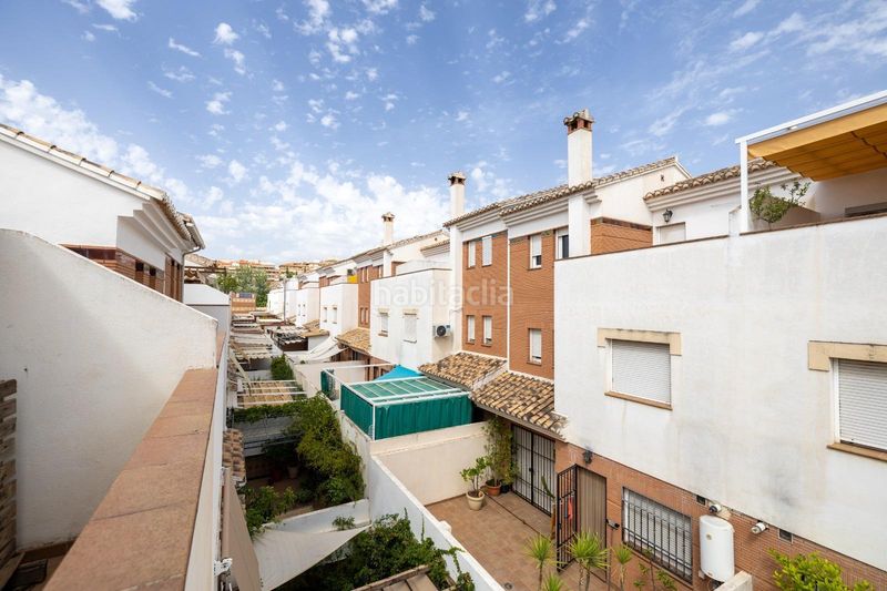 Foto ae344dcb-fa54-494a-857c-7b68d2ddb76a. Casa amb calefacció aparcament a Cervantes Granada