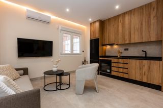 Apartament a San Francisco Javier. Piso en esquina reformado a estrenar junto al centro!