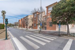 Casa a Av. F. Garcia Lorca - Nueva Estación Autobuses. Estupenda casa en parque almunia