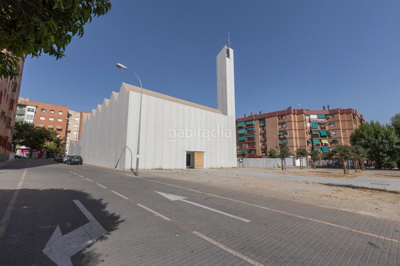 Foto cfae1125-46d7-42b1-a6b1-60d624abfb1b. Pis amb aparcament a Joaquina Eguaras Granada