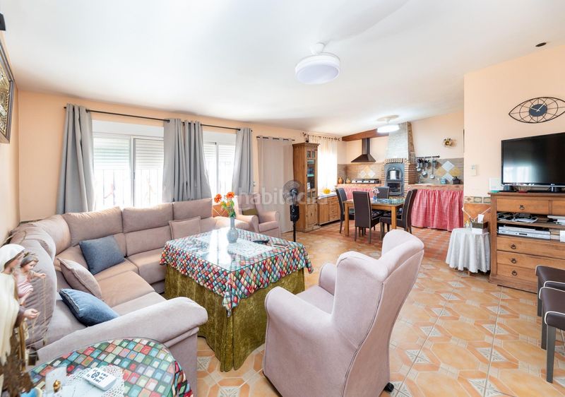 Foto d9428468-33af-4e64-8465-146543b485f9. Casa adossada amb calefacció aparcament piscina a Cijuela