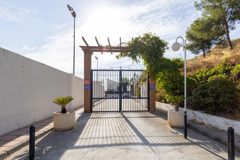 Foto f1f0253c-dd43-478d-ba6f-525c0bd2bc23. Zweistöckige wohnung mit parking pool in Velilla - Velilla Taramay Almuñécar