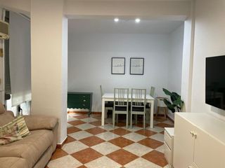 Affitto Appartamento in Camino de Ronda. Piso estudiantes 20262027. 3 habitaciones.