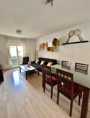 Location Appartement  Calle calle de lérida. Piso 2 dormitorios, cochera y trastero.