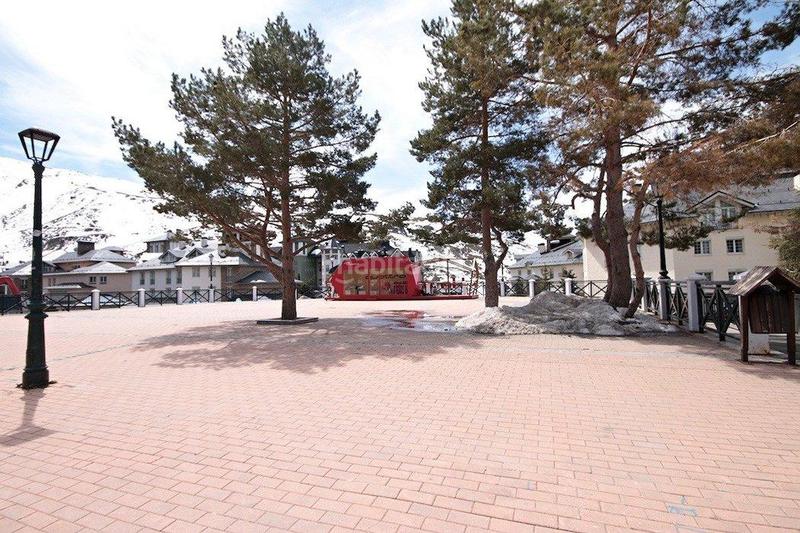 Foto afb0ff3c-a1a3-43f8-b217-3bbe062bf75d. Penthouse with heating parking in Zona media Sierra Nevada