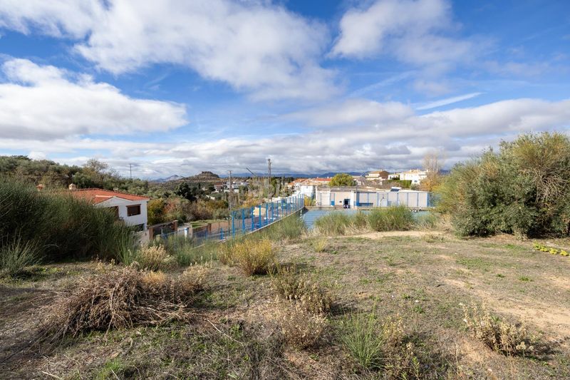 Foto a528e7b2-b298-469d-91e6-898678360653. Terreny residencial a Nívar