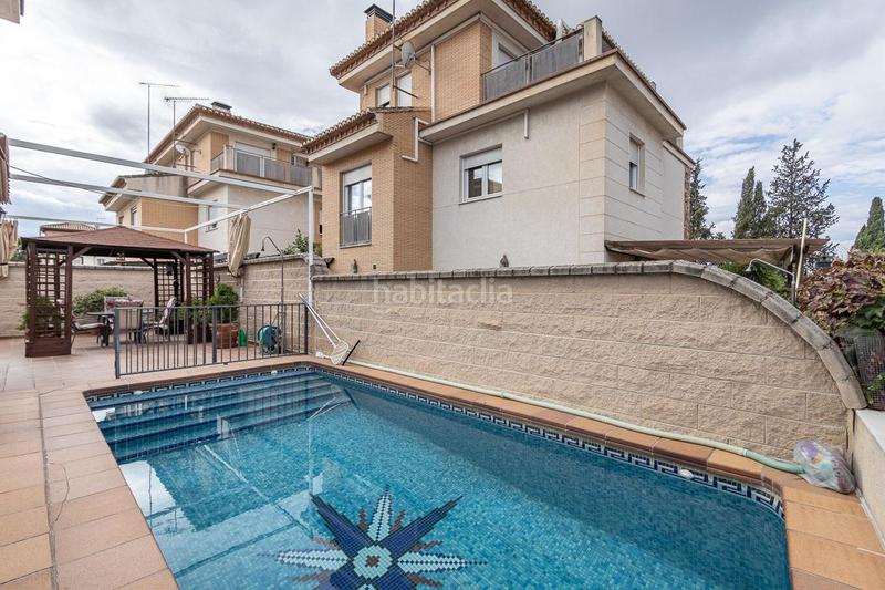 Foto a5b274cb-3e51-4e84-a776-82891c46f259. Casa espectacular casa junto al c.c. serrallo en Camino de los Neveros - Serrallo Granada