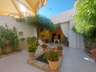Casa aparellada a Calle aire 9. Ponemos a la venta esta impresionante casa de pueblo en ibros ba