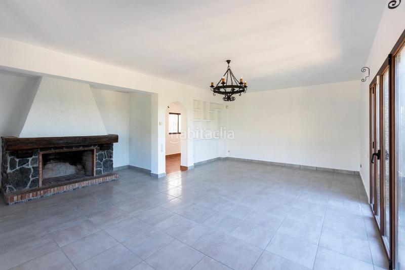 Foto 14d59611-330d-4278-a533-47d9b1bd4d53. Chalet avec chauffage parking piscine dans Almuñecar centro Almuñécar