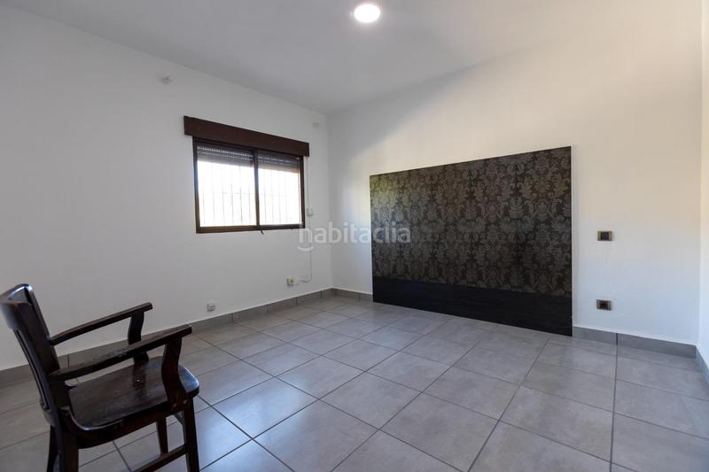 Foto 261b65f9-08f6-4225-a44f-71a3d1bdf14d. Chalet avec chauffage parking piscine dans Almuñecar centro Almuñécar