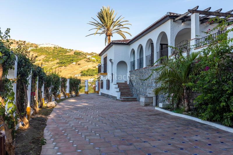 Foto 9ad153cb-4e6a-4f5f-b0d9-a74ba8e1f8c8. Chalet avec chauffage parking piscine dans Almuñecar centro Almuñécar