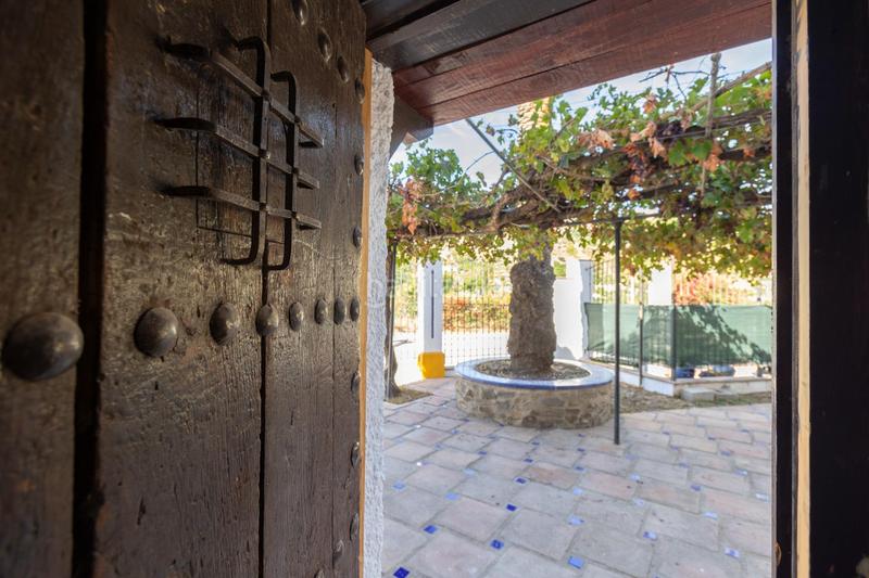 Foto b8b57bf8-03d8-403f-a7b1-931ba2bd3be5. Chalet avec chauffage parking piscine dans Almuñecar centro Almuñécar