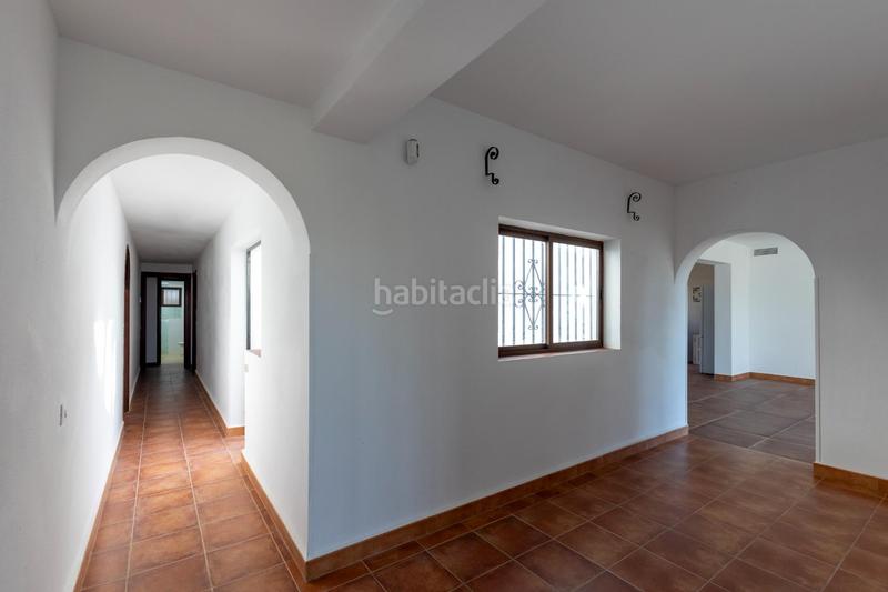 Foto ca127842-17c1-4f33-a89d-bdad3eb83ac4. Chalet avec chauffage parking piscine dans Almuñecar centro Almuñécar