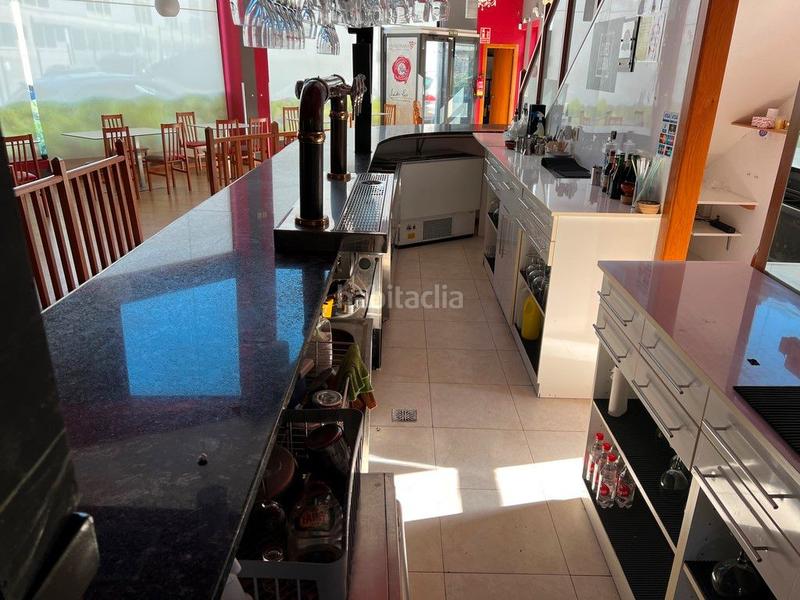 Foto acc2c932-ef6e-4d1a-9d06-f053cc5eb952. Location local commercial dans avenida das mariñas 277 dans Oleiros