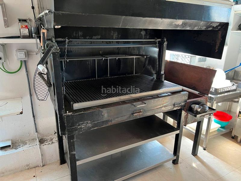 Foto df3a46bc-f4b3-4e6f-8d9b-ba8a8745d873. Location local commercial dans avenida das mariñas 277 dans Oleiros