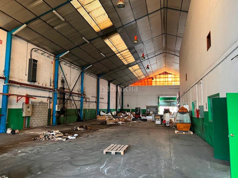 Foto 502426fd-0584-4332-928f-d0ea1b7776b5. Rent industrial building in Mesoiro Coruña (A)