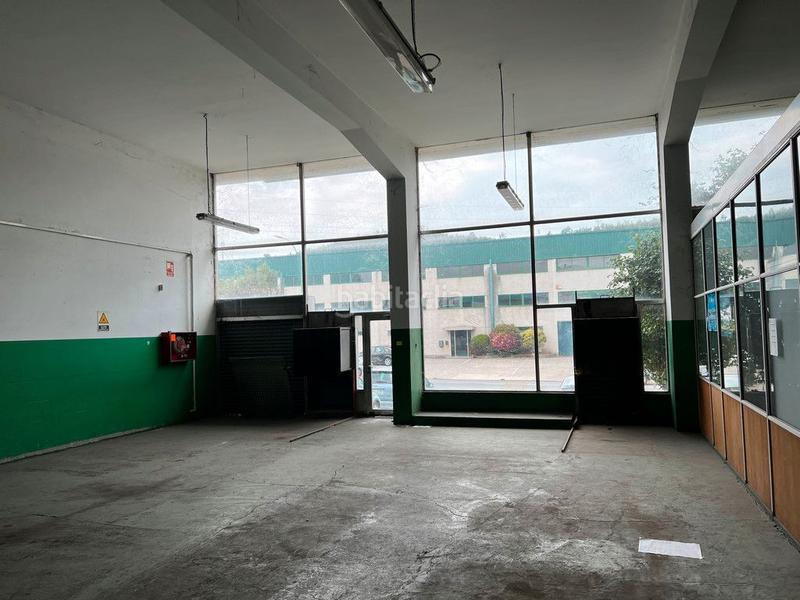 Foto 7690c3ea-dc2b-4c62-903e-f03835d252f9. Rent industrial building in Mesoiro Coruña (A)