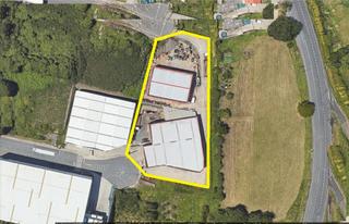 Bâtiment à usage industriel à Pontedeume. Venta de 2 naves con parcela en el polígono de vidrieiro, ponted