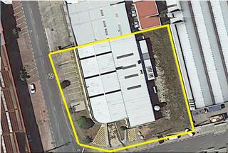 Location Bâtiment à usage industriel à Bergondo. Alquiler de nave con cámaras de congelado y muelle de carga en b