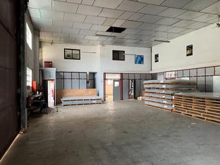 Lloguer Nau industrial  Via pasteur. Alquiler de nave bien situada en el polígono del tambre, santiag