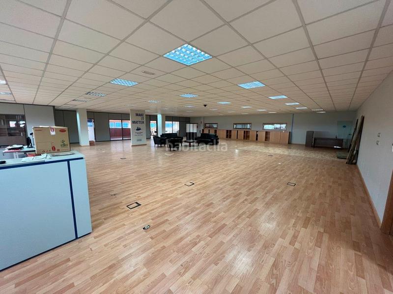 Foto 101f6121-f03a-4ab0-b5e9-f192a0bac388. Affitto ufficio in rúa eslovaquia 7 in San Lázaro - Meixonfrío Santiago de Compostela