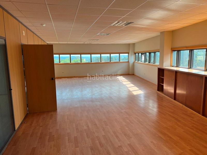 Foto 5f5dd721-636f-472e-9b13-75e5ede73a6d. Affitto ufficio in rúa eslovaquia 7 in San Lázaro - Meixonfrío Santiago de Compostela