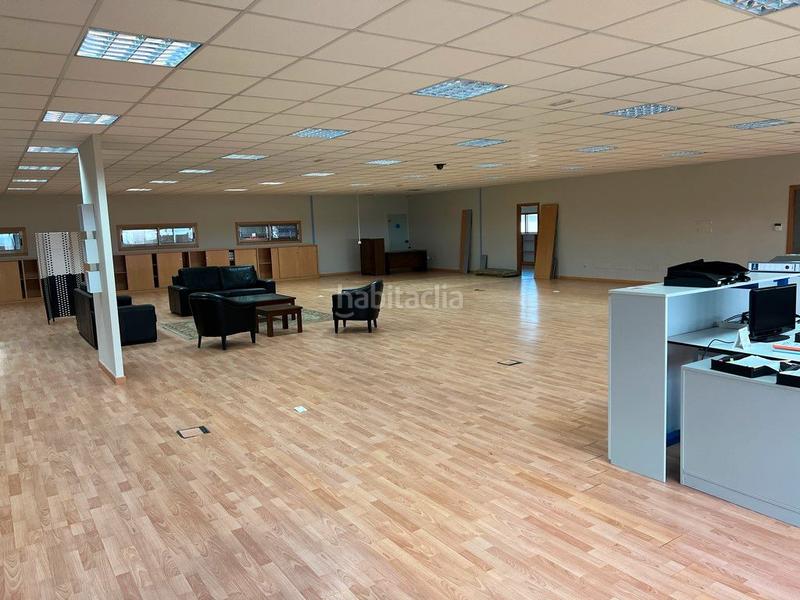 Foto 8eebabdc-857f-4e64-bc44-0f5679e4a05c. Affitto ufficio in rúa eslovaquia 7 in San Lázaro - Meixonfrío Santiago de Compostela