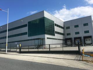Nau industrial a San Mateo - Castro - O Val. Venta de nave en con muelles y parcela en río do pozo, narón