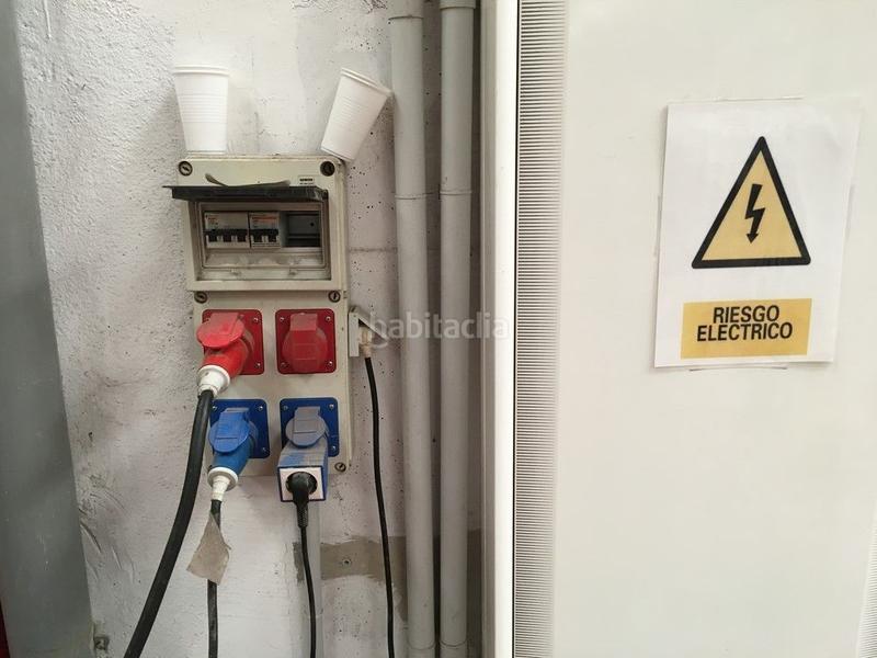 Foto c87c94ef-8580-4467-879c-ce878cab07d2. Affitto capannone industriale in avenida da praia 109 in Arteixo