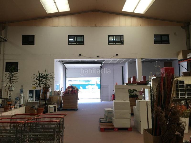 Foto eaf8f6c7-fbb0-4c7d-8a85-fb38fd144b20. Affitto capannone industriale in avenida da praia 109 in Arteixo